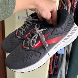 Men’s Brooks Beast 20 Running Shoes